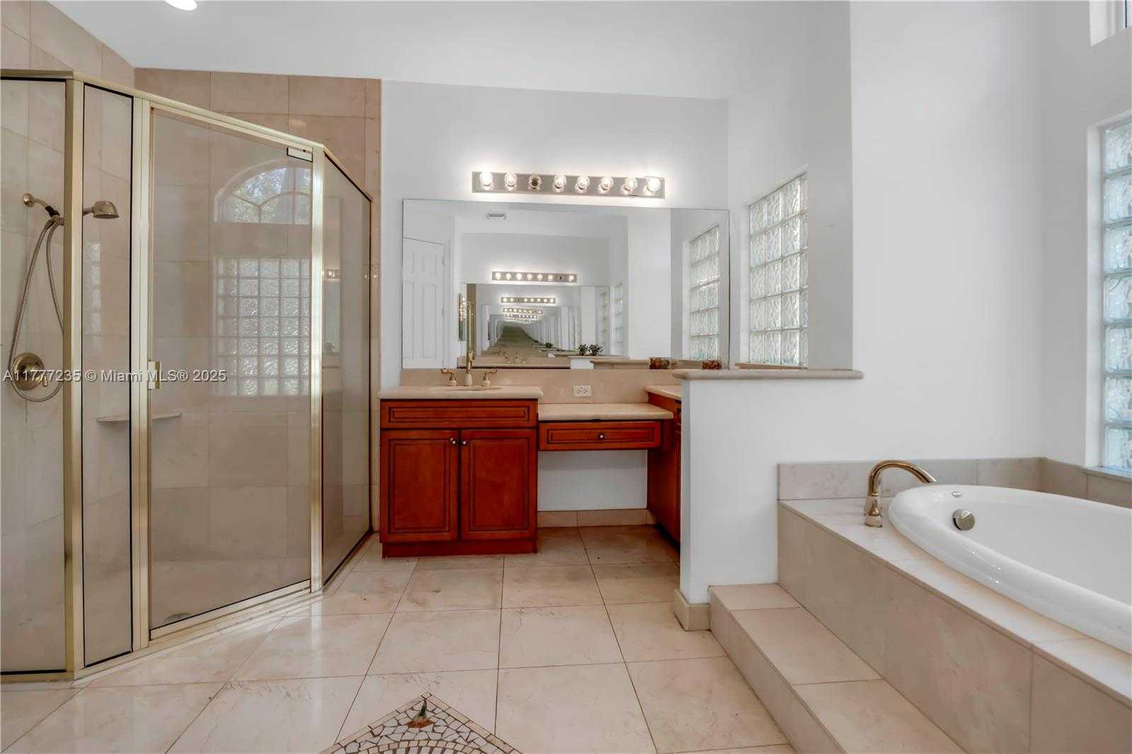 Small Image of 3432 DOVECOTE MEADOW LN, Davie Number 27