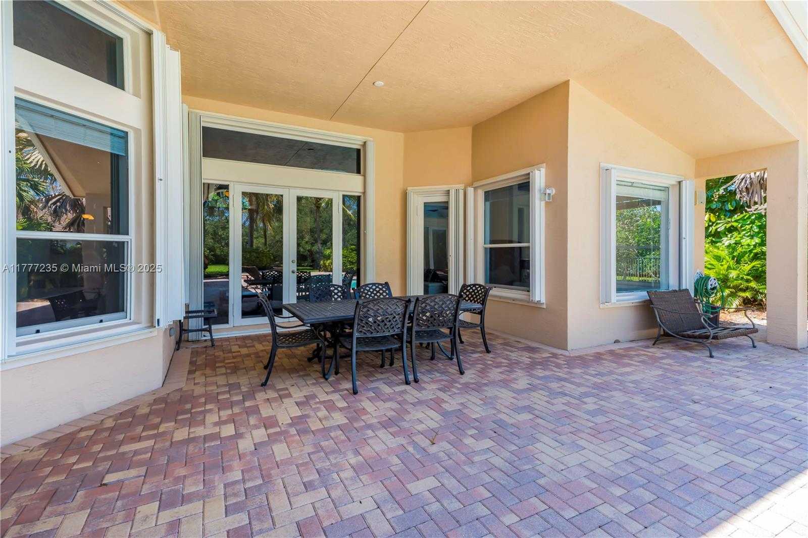 Small Image of 3432 DOVECOTE MEADOW LN, Davie Number 38