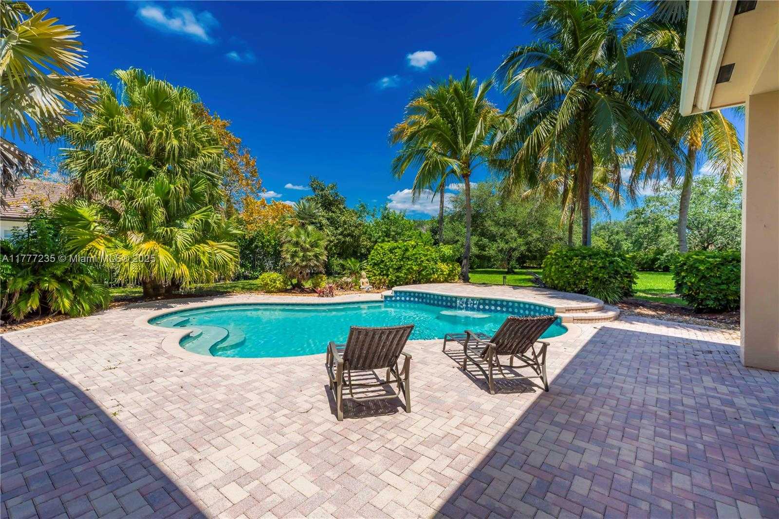 Small Image of 3432 DOVECOTE MEADOW LN, Davie Number 40