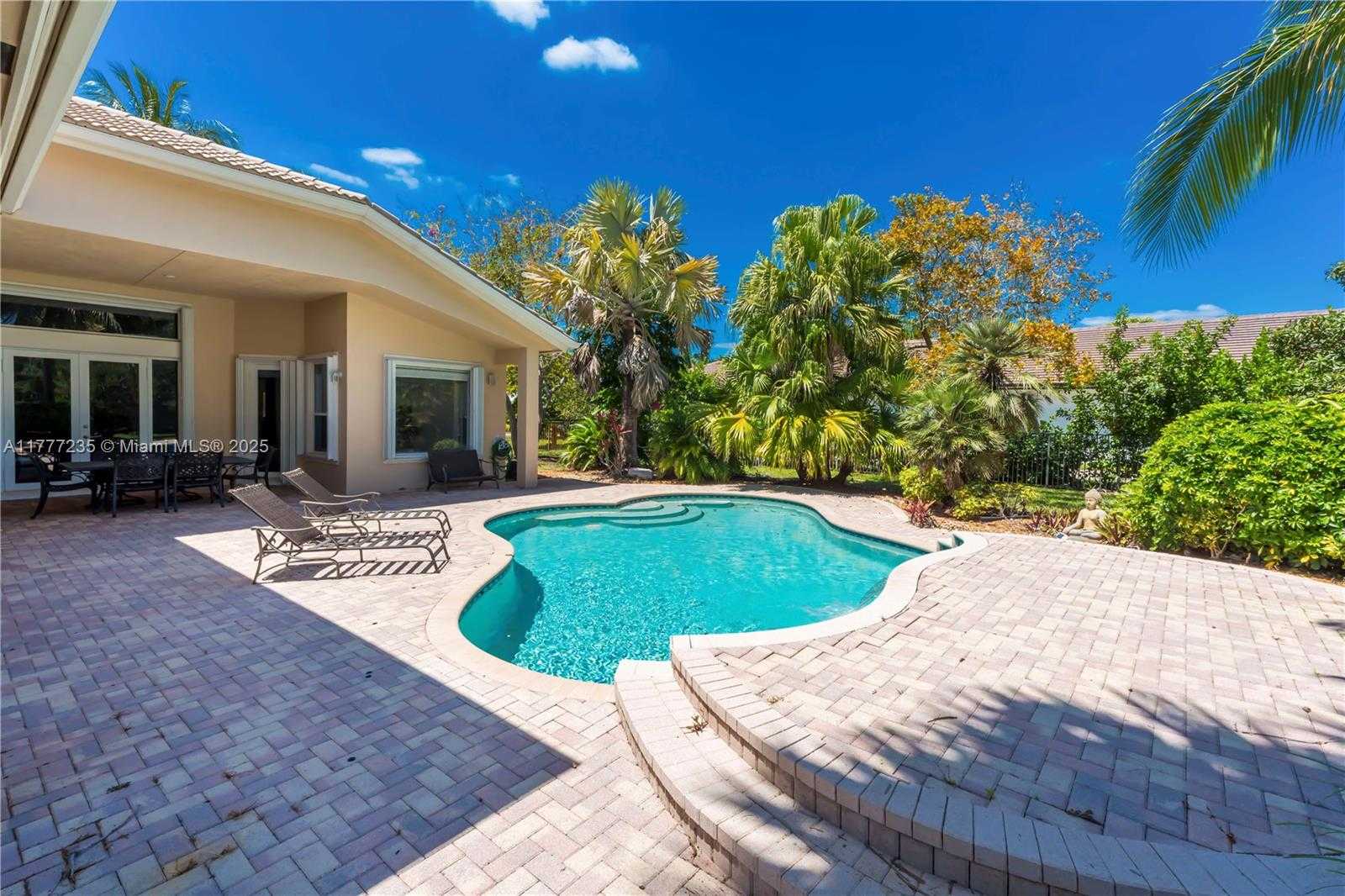 Small Image of 3432 DOVECOTE MEADOW LN, Davie Number 41