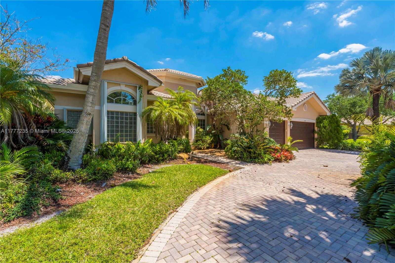 Small Image of 3432 DOVECOTE MEADOW LN, Davie Number 48