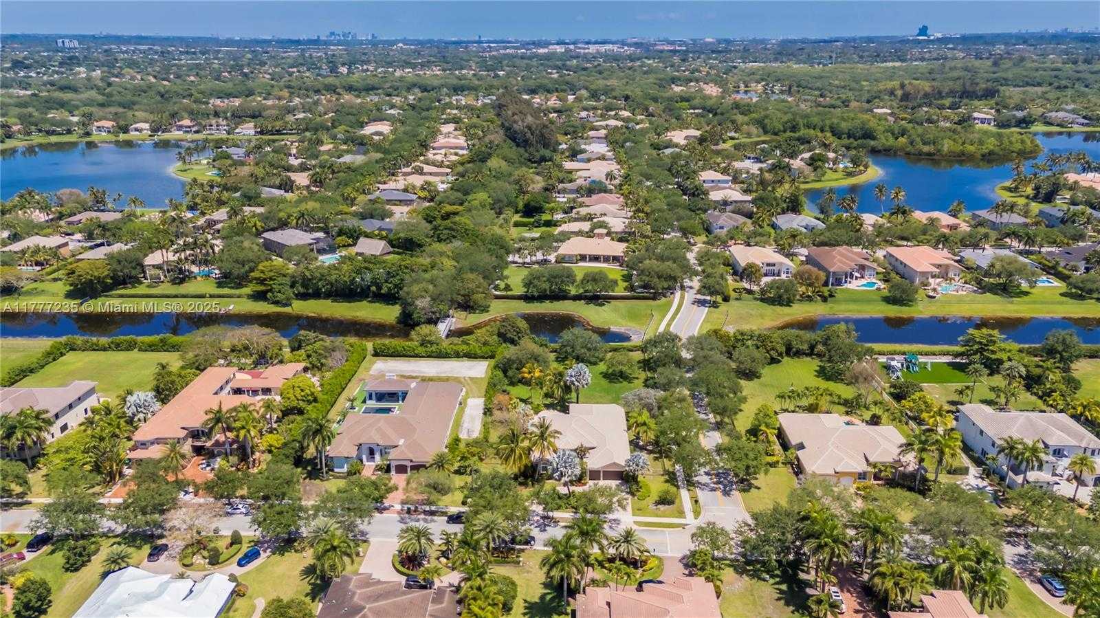 Small Image of 3432 DOVECOTE MEADOW LN, Davie Number 54