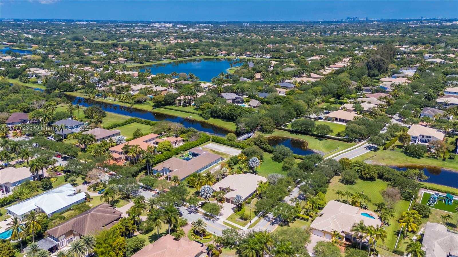 Small Image of 3432 DOVECOTE MEADOW LN, Davie Number 55