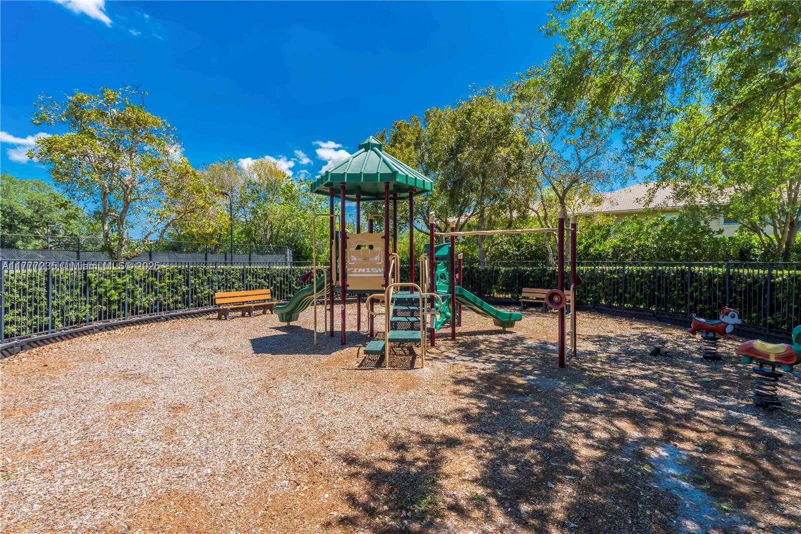 Small Image of 3432 DOVECOTE MEADOW LN, Davie Number 59