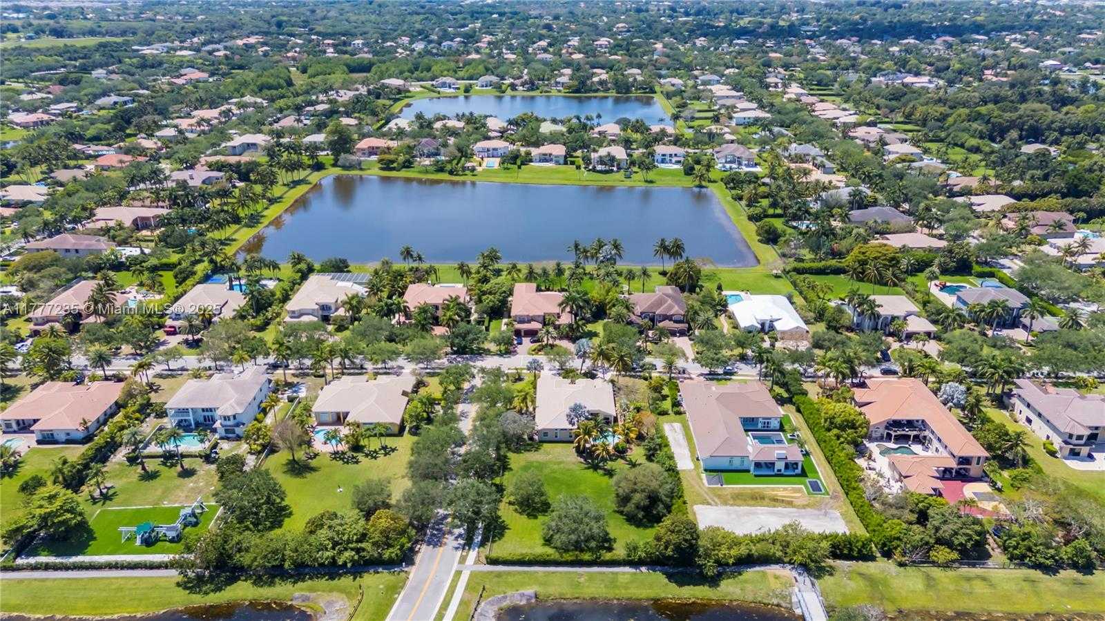 Small Image of 3432 DOVECOTE MEADOW LN, Davie Number 64