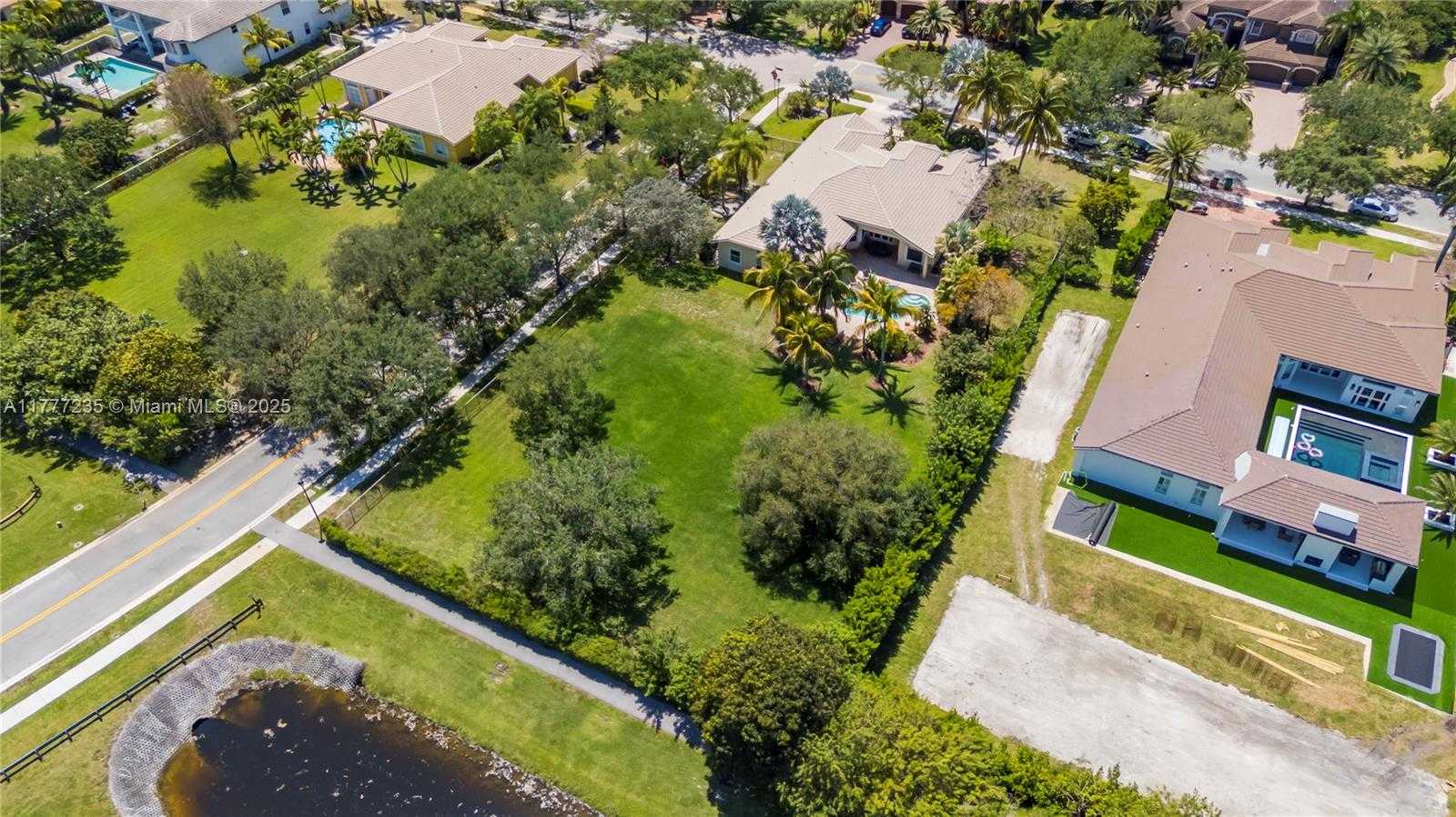 Small Image of 3432 DOVECOTE MEADOW LN, Davie Number 66