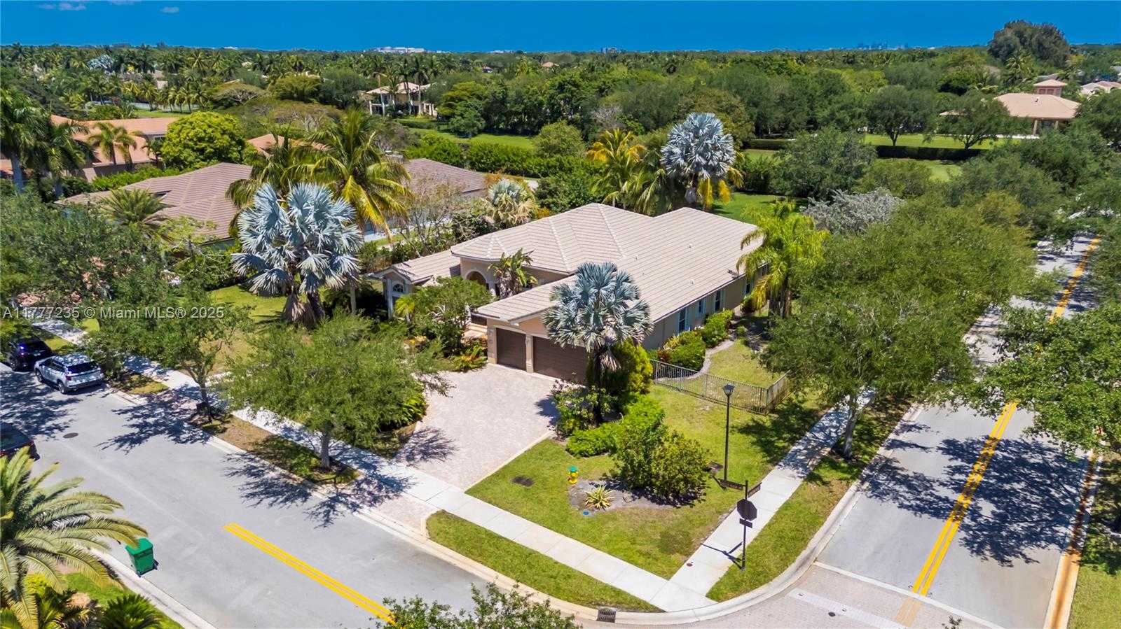 Small Image of 3432 DOVECOTE MEADOW LN, Davie Number 68