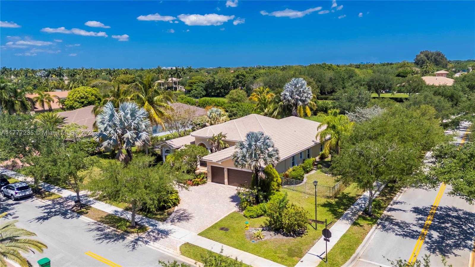 Small Image of 3432 DOVECOTE MEADOW LN, Davie Number 69