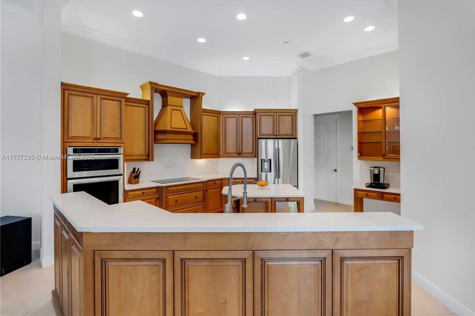 Small Image of 3432 DOVECOTE MEADOW LN, Davie Number 7