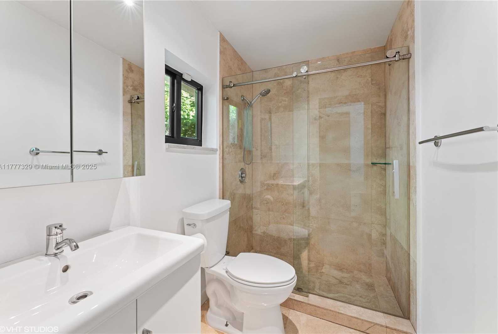 Small Image of 2180 NORTH EAST 191ST DR, North Miami Beach Number 22