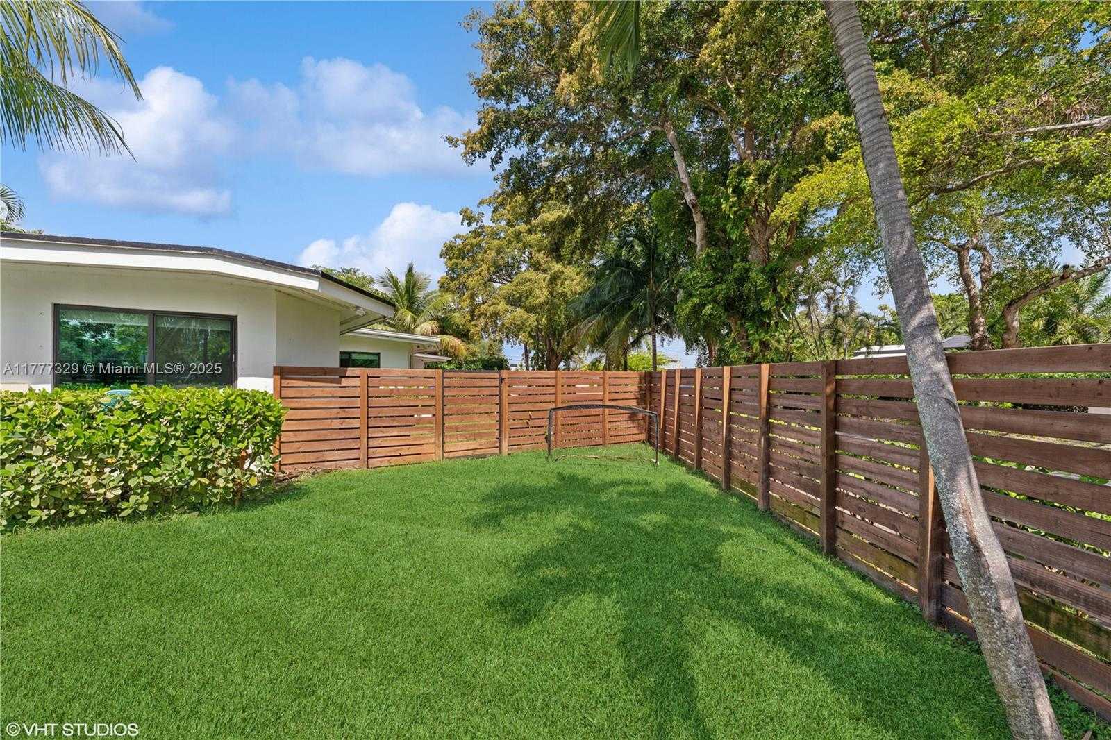 Small Image of 2180 NORTH EAST 191ST DR, North Miami Beach Number 37