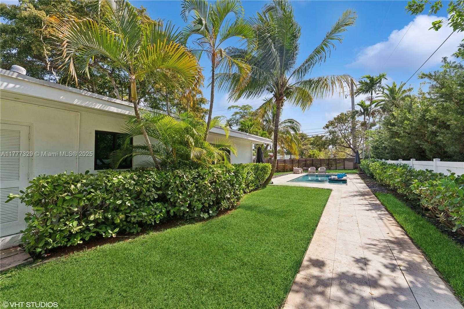 Small Image of 2180 NORTH EAST 191ST DR, North Miami Beach Number 38