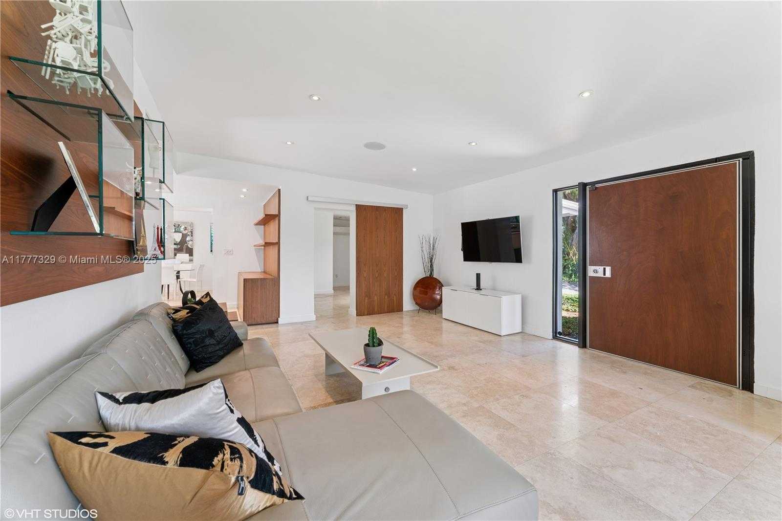 Small Image of 2180 NORTH EAST 191ST DR, North Miami Beach Number 6