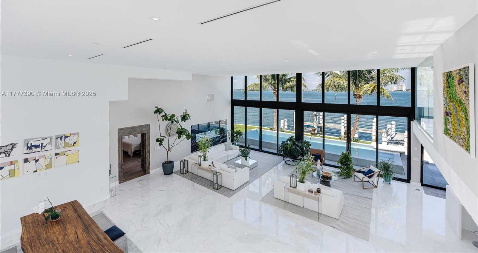 Small Image of 7960 BISCAYNE POINT CIR, Miami Beach Number 38