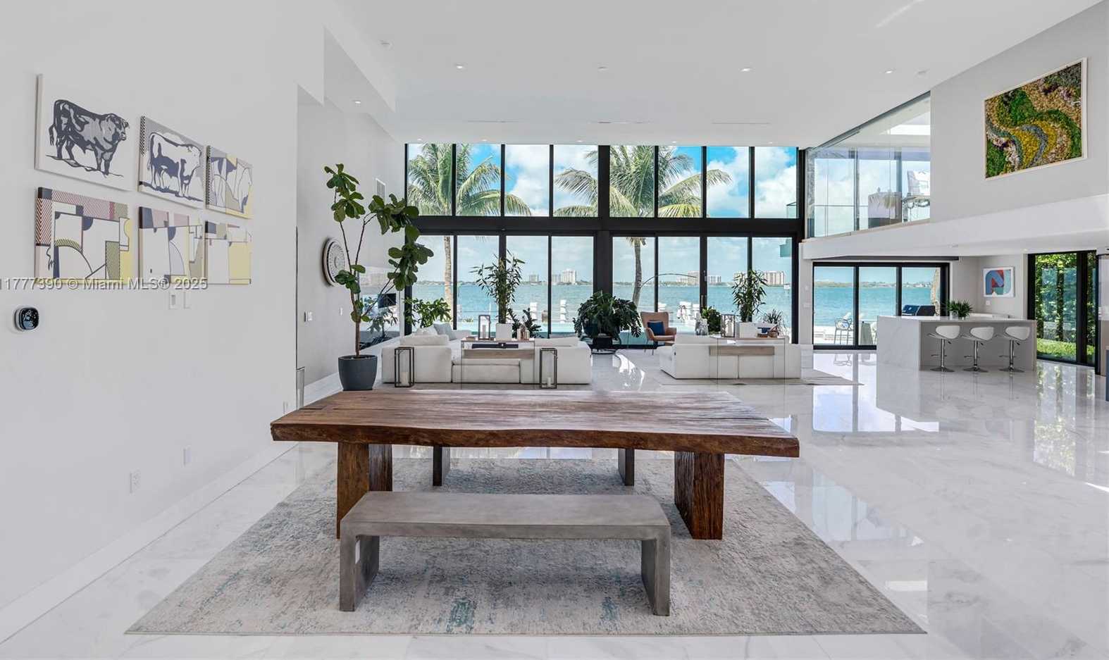 Small Image of 7960 BISCAYNE POINT CIR, Miami Beach Number 41