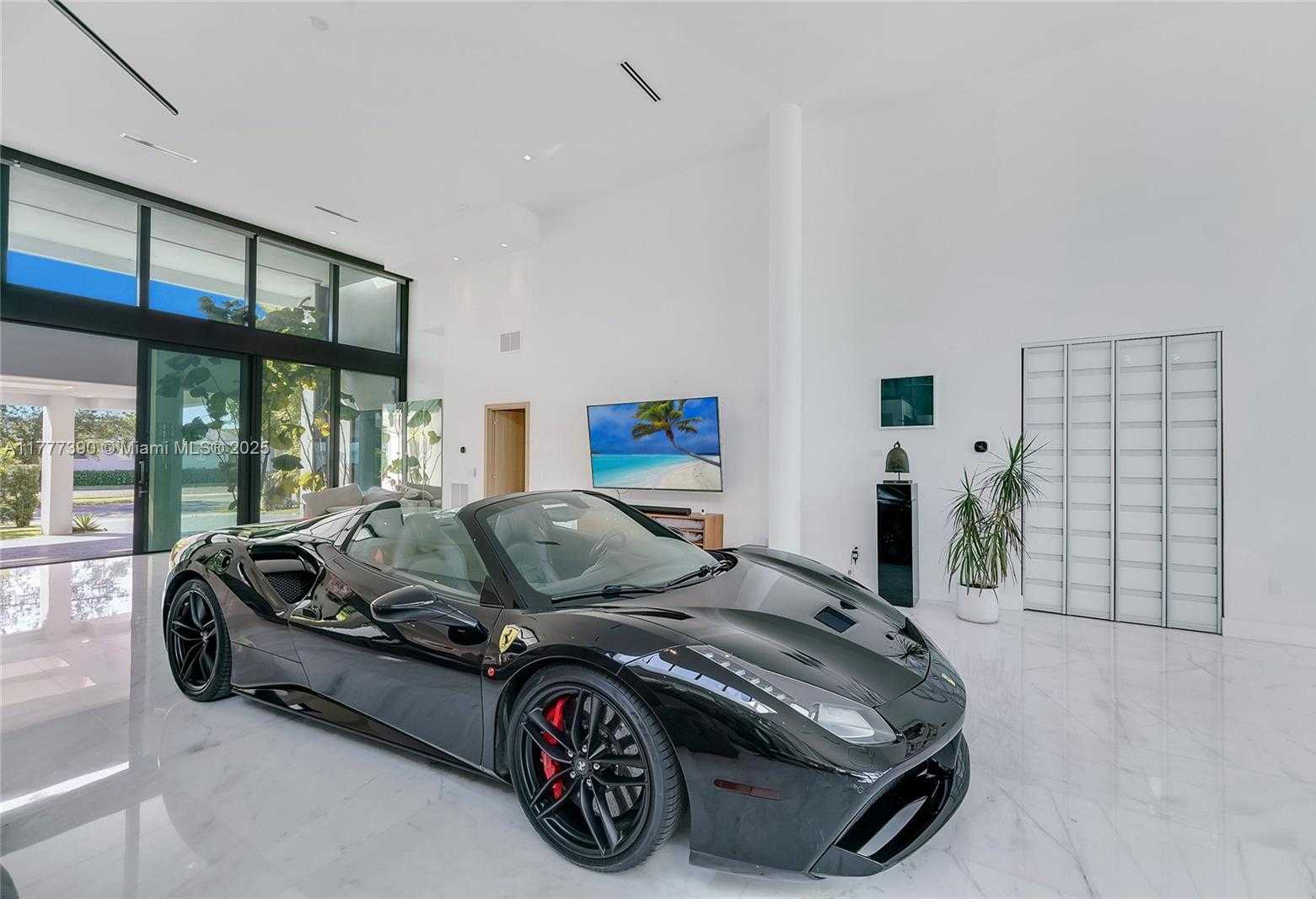 Small Image of 7960 BISCAYNE POINT CIR, Miami Beach Number 73