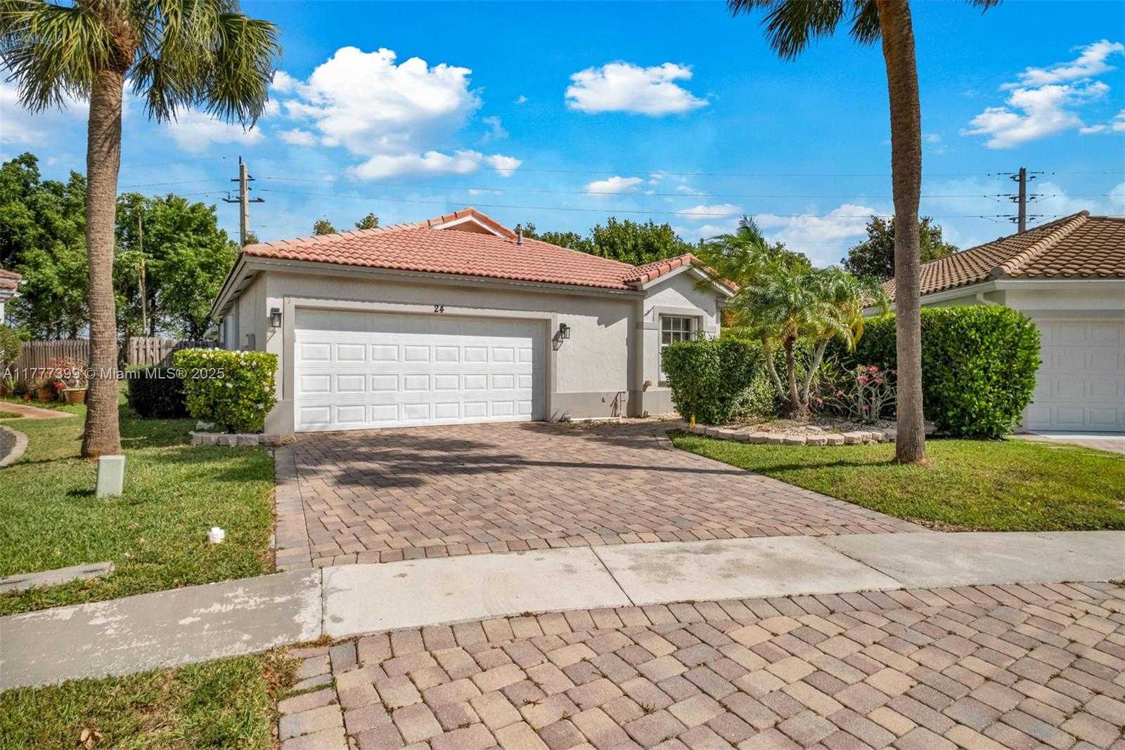 Small Image of 24 GABLES BLVD, Weston Number 10