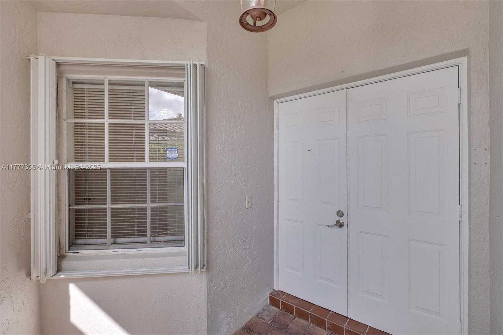 Small Image of 24 GABLES BLVD, Weston Number 13