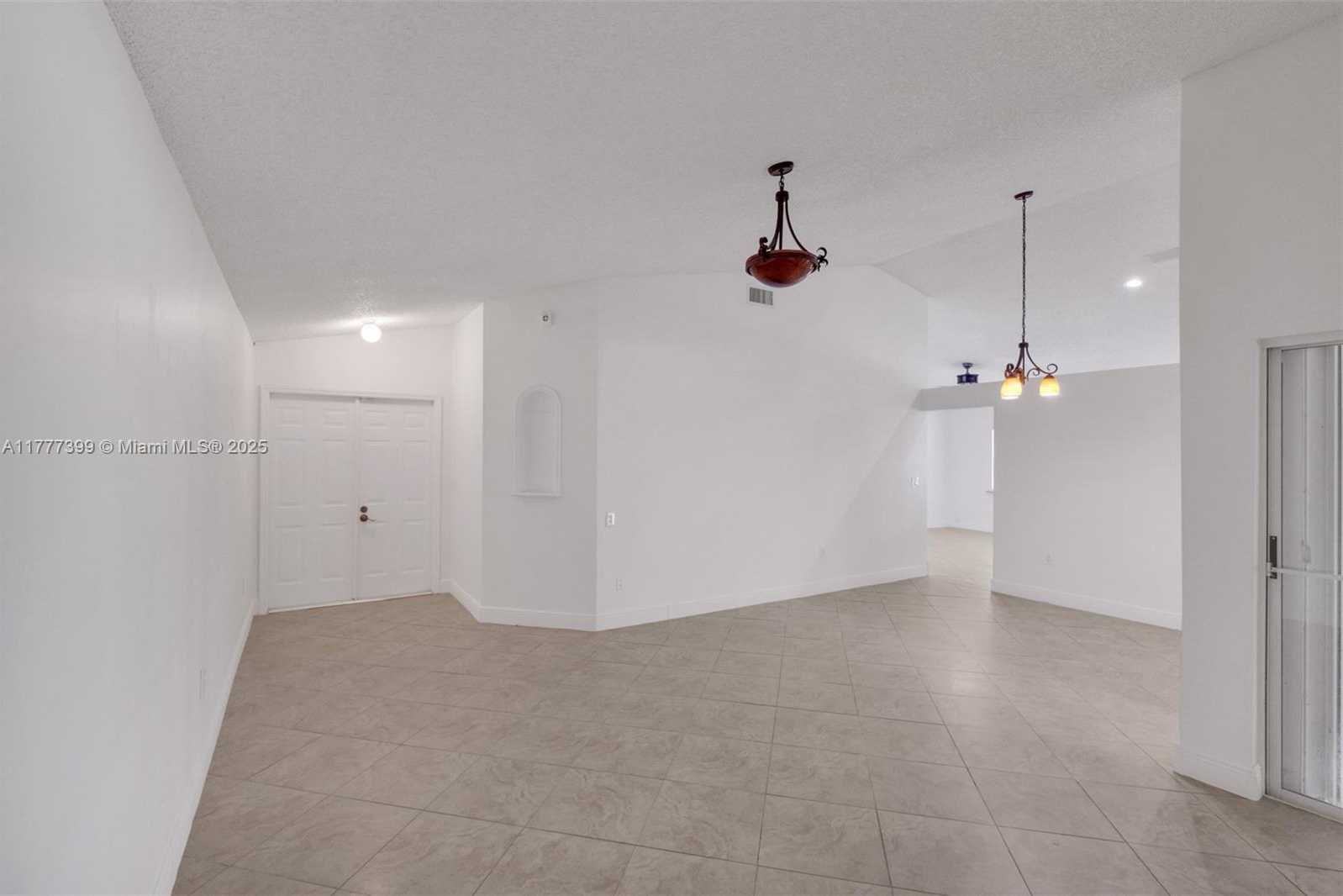 Small Image of 24 GABLES BLVD, Weston Number 16
