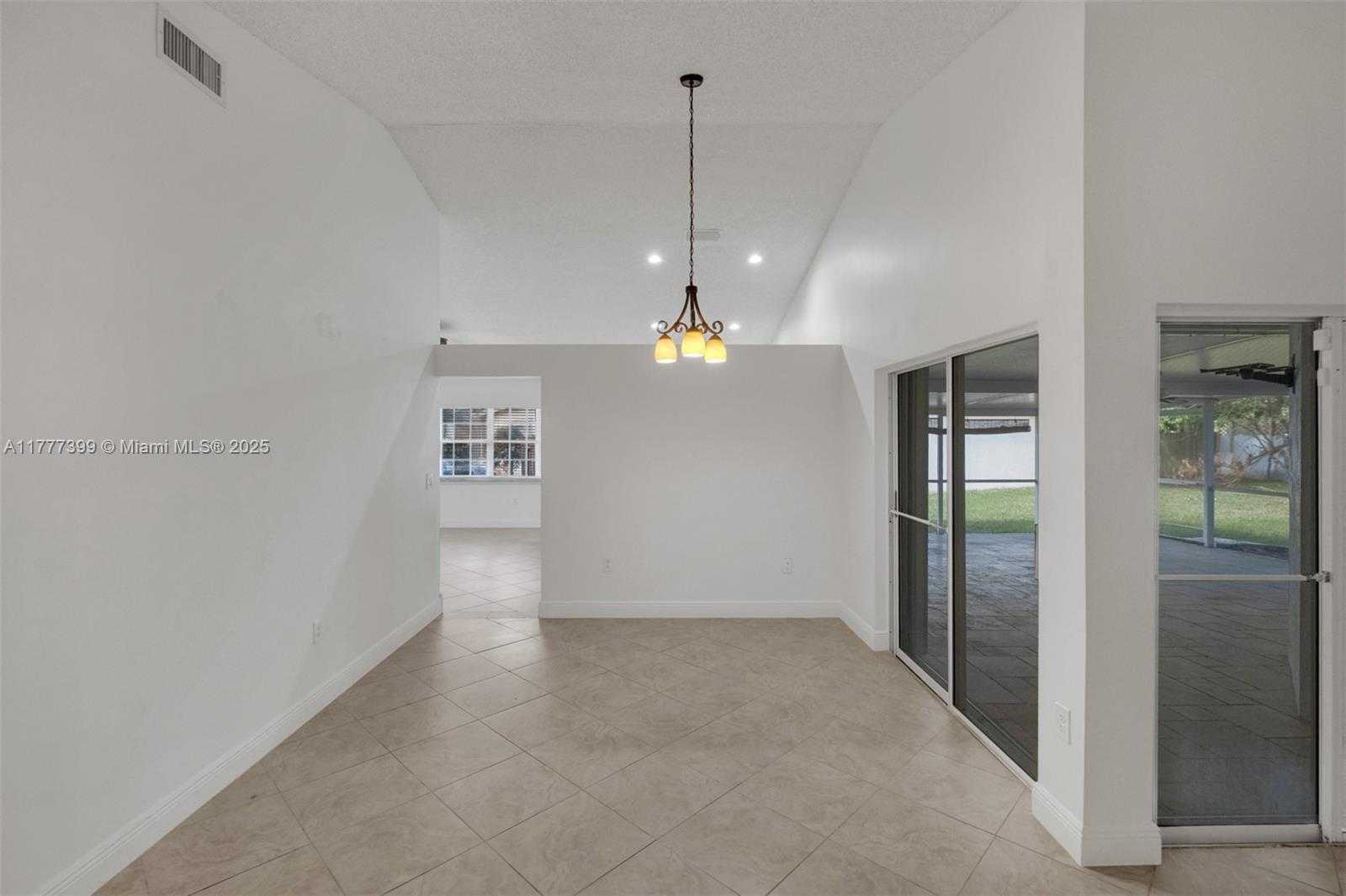 Small Image of 24 GABLES BLVD, Weston Number 17