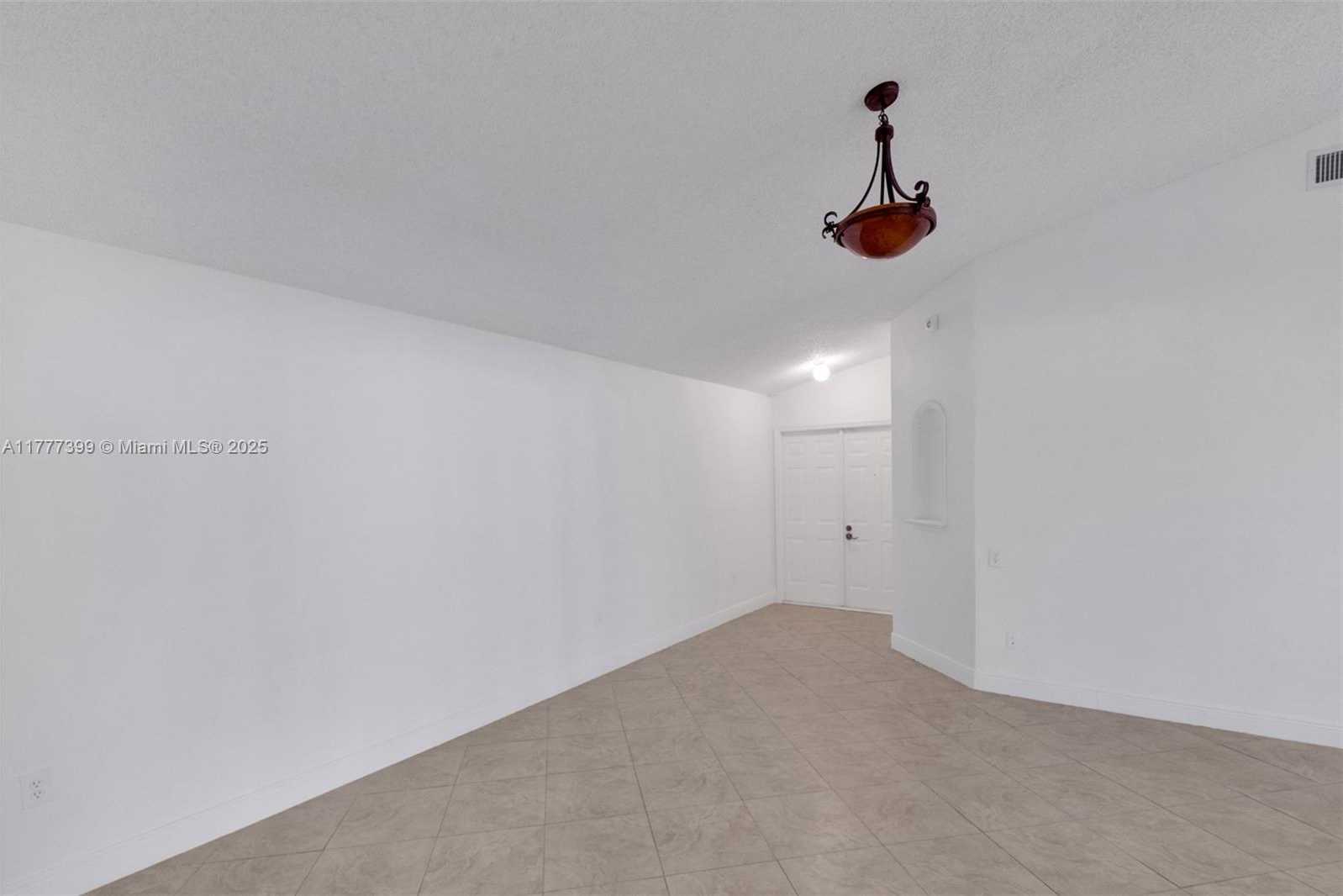Small Image of 24 GABLES BLVD, Weston Number 20