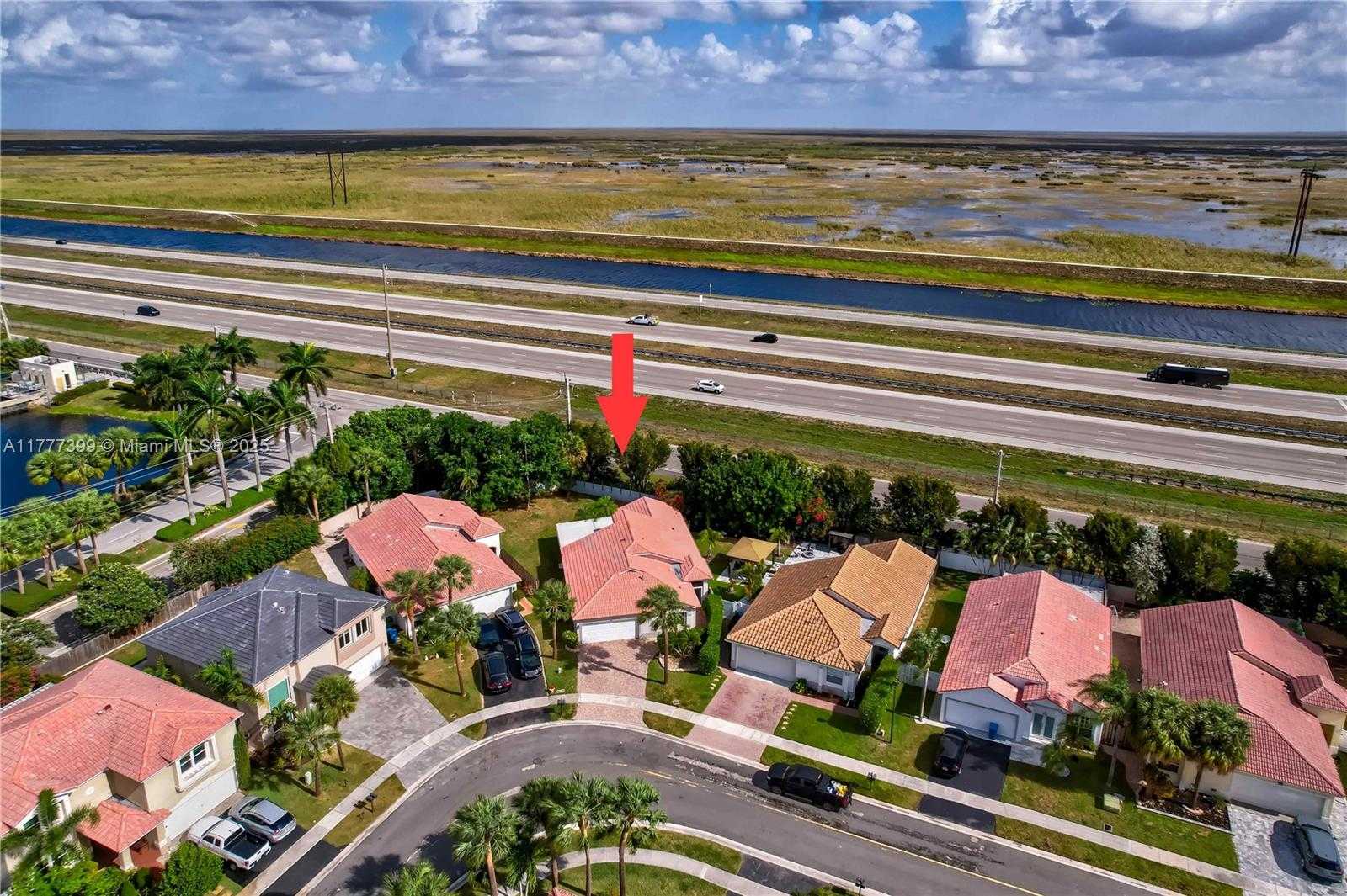 Small Image of 24 GABLES BLVD, Weston Number 3