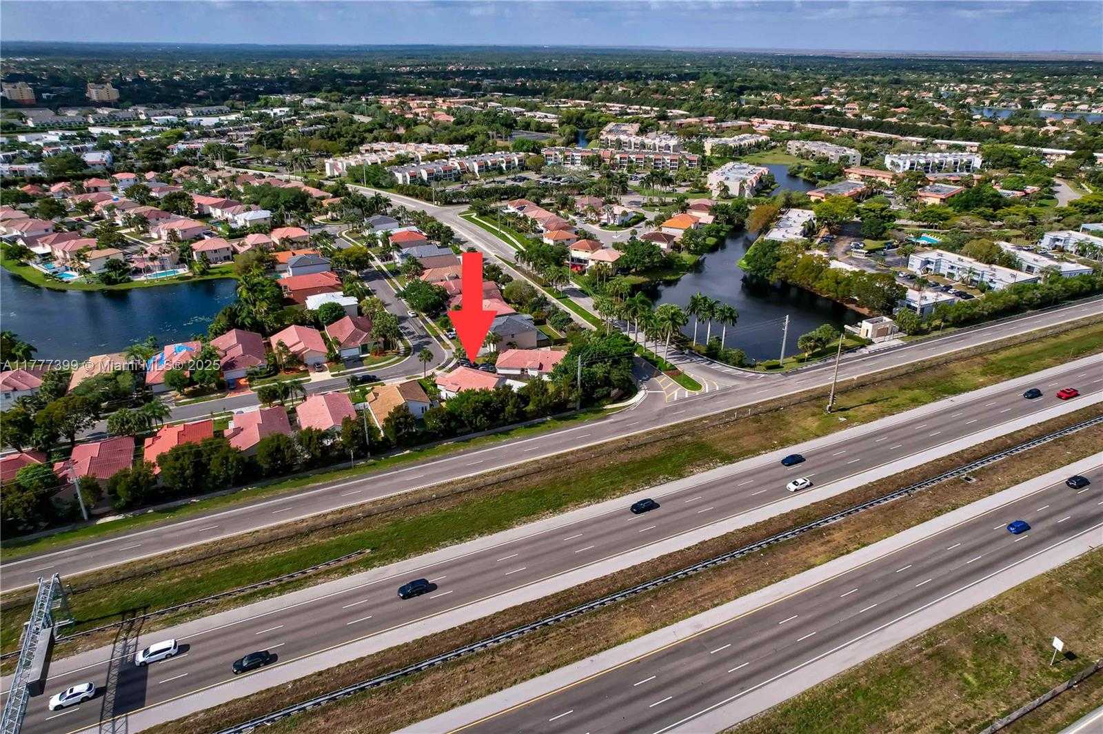 Small Image of 24 GABLES BLVD, Weston Number 4