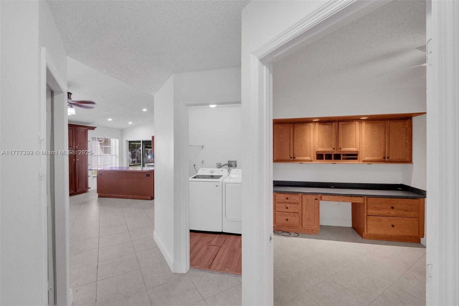 Small Image of 24 GABLES BLVD, Weston Number 45