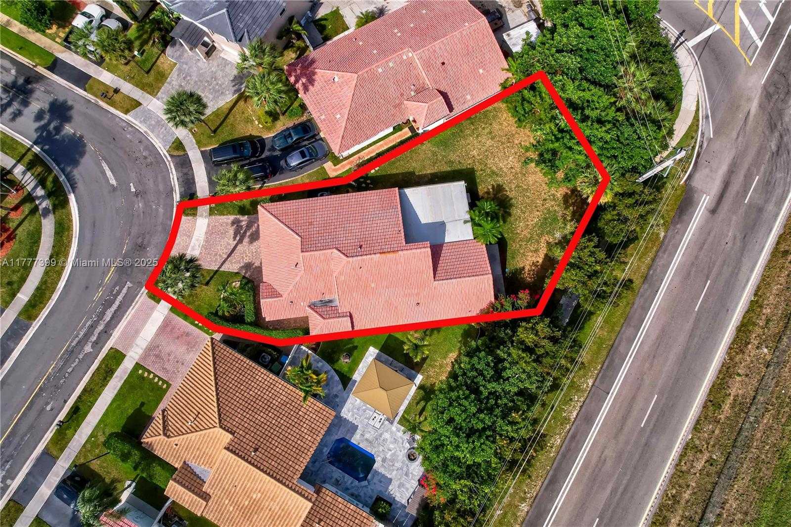 Small Image of 24 GABLES BLVD, Weston Number 7