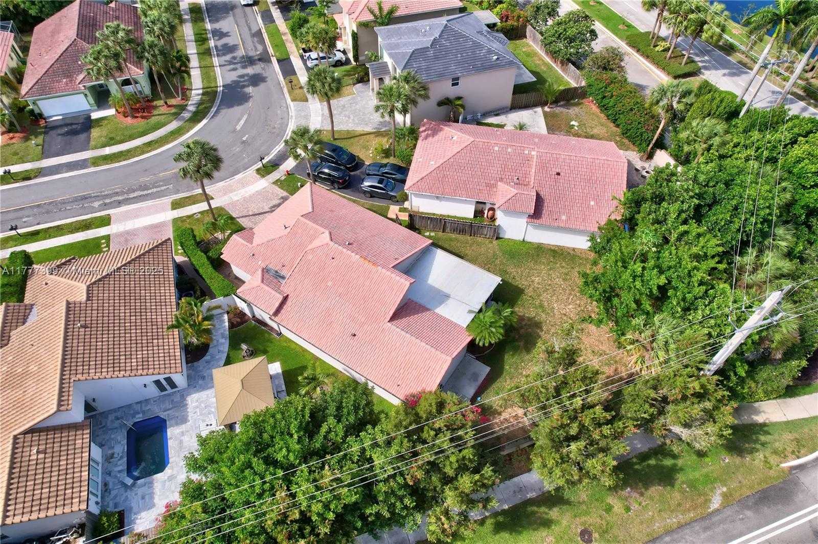Small Image of 24 GABLES BLVD, Weston Number 8
