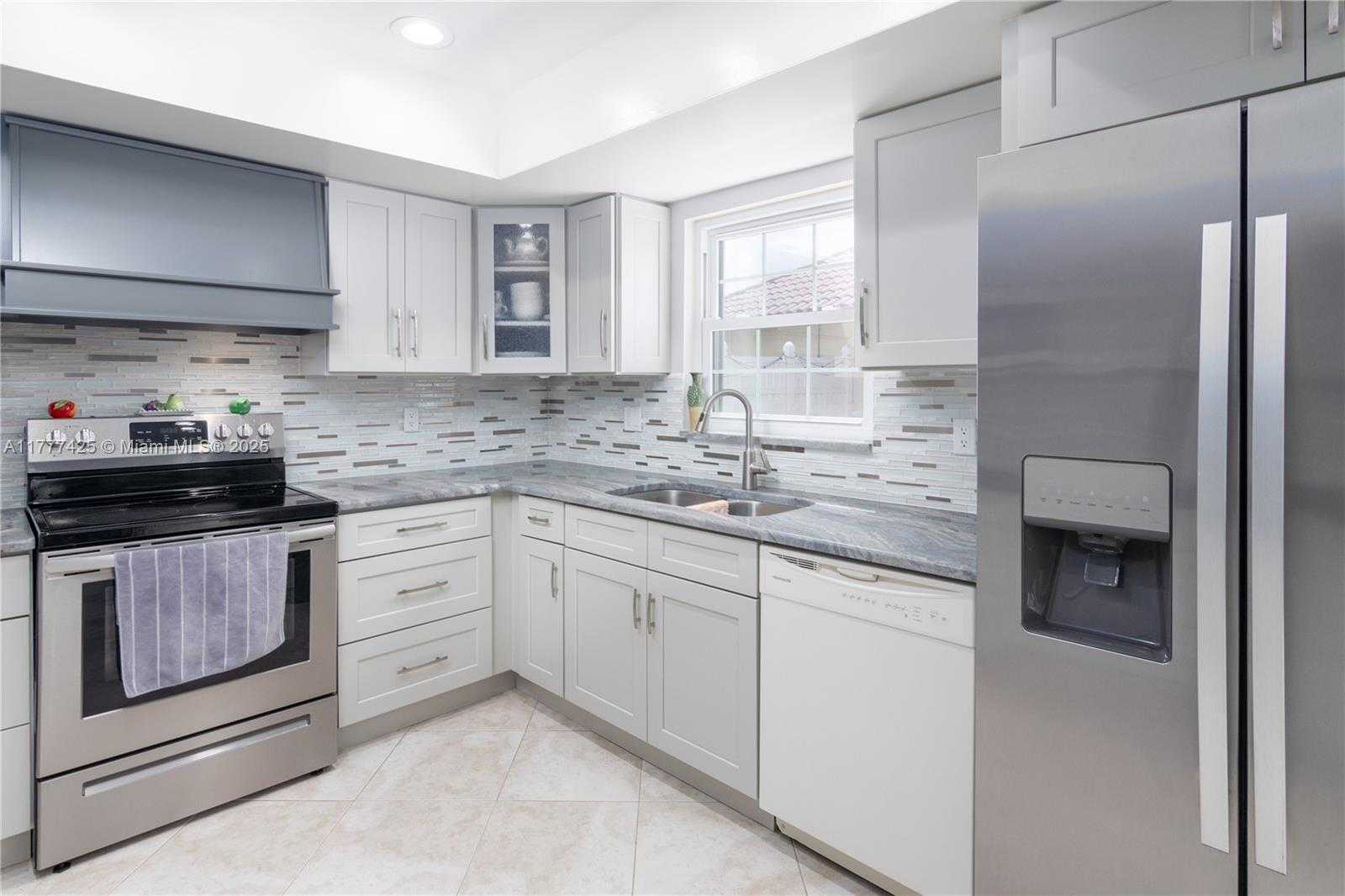 Small Image of 10263 ISLANDER DR, Boca Raton Number 3