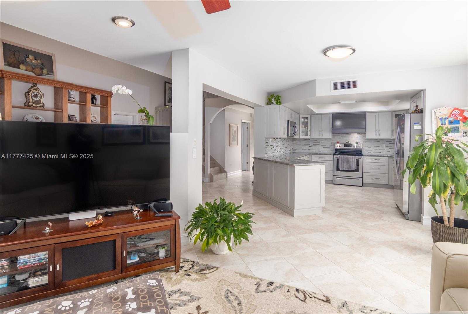 Small Image of 10263 ISLANDER DR, Boca Raton Number 4