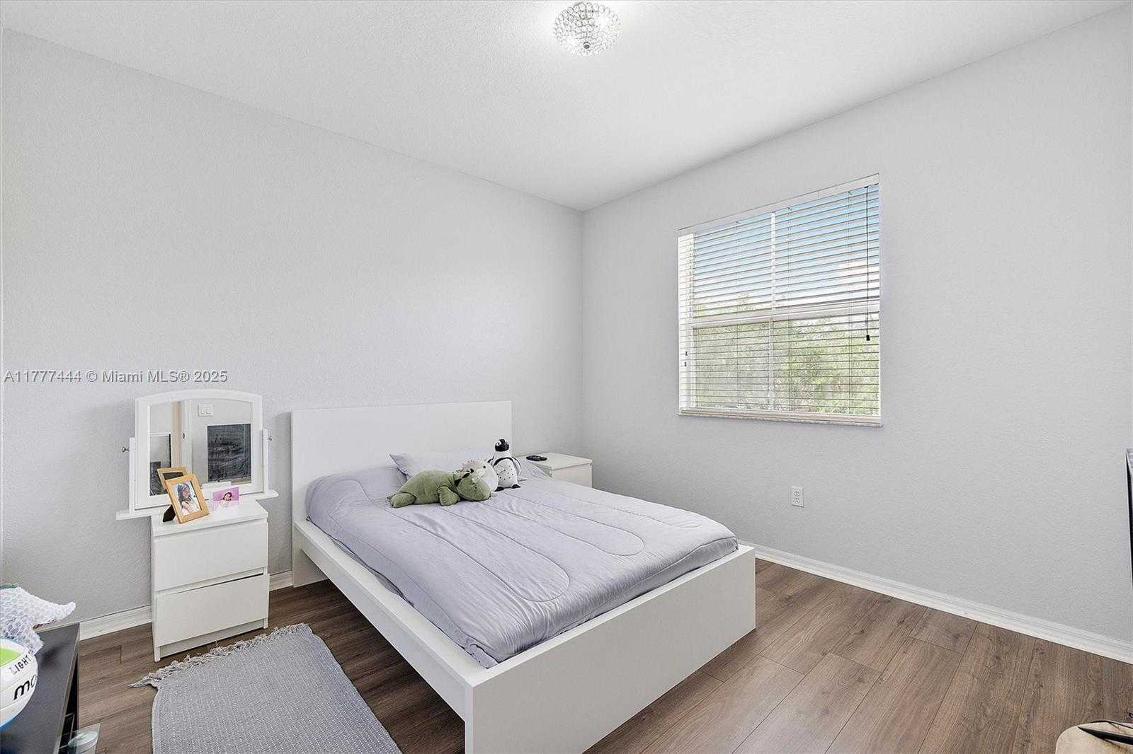 Small Image of 1431 SOUTH EAST 18TH TERRACE, Homestead Number 19