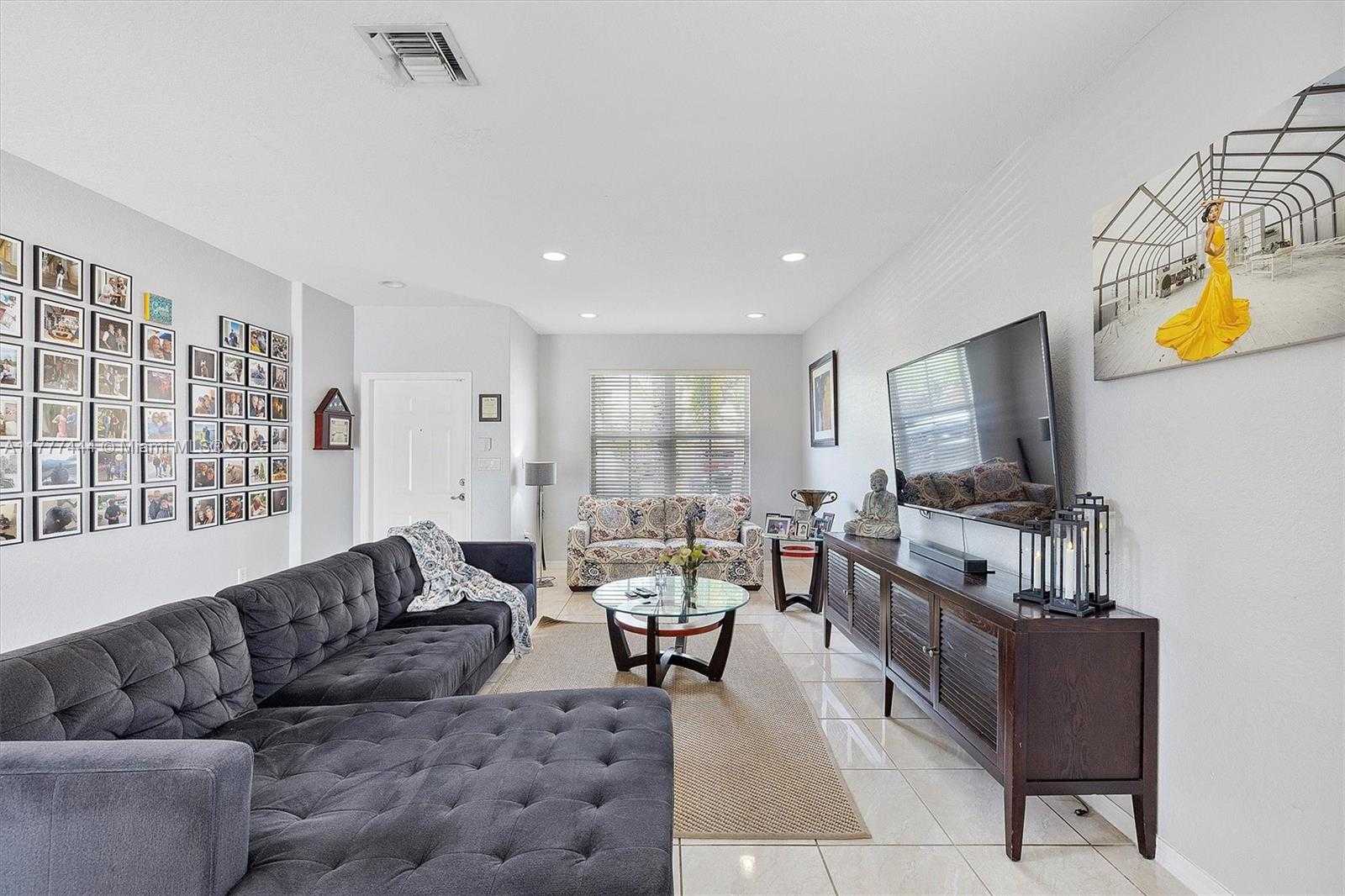 Small Image of 1431 SOUTH EAST 18TH TERRACE, Homestead Number 7