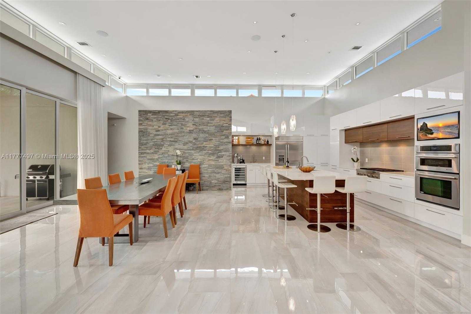 Small Image of 907 DIPLOMAT PKWY, Hallandale Beach Number 14