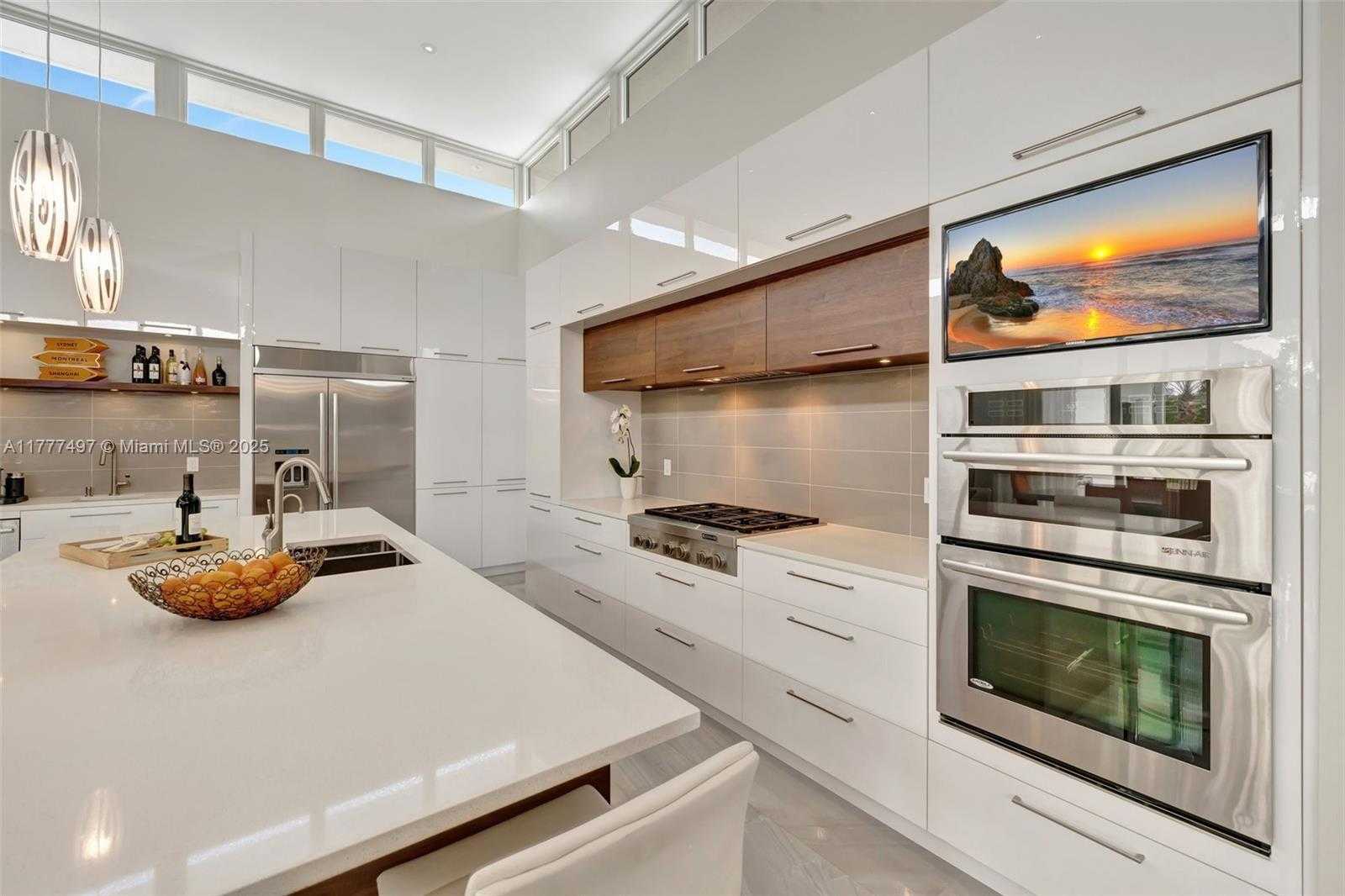 Small Image of 907 DIPLOMAT PKWY, Hallandale Beach Number 20