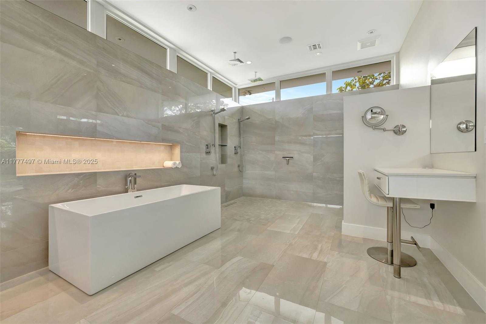 Small Image of 907 DIPLOMAT PKWY, Hallandale Beach Number 24