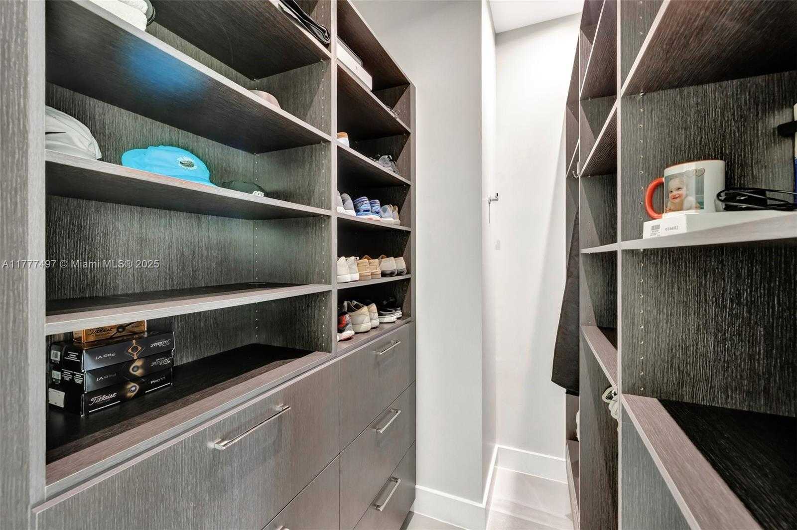 Small Image of 907 DIPLOMAT PKWY, Hallandale Beach Number 28