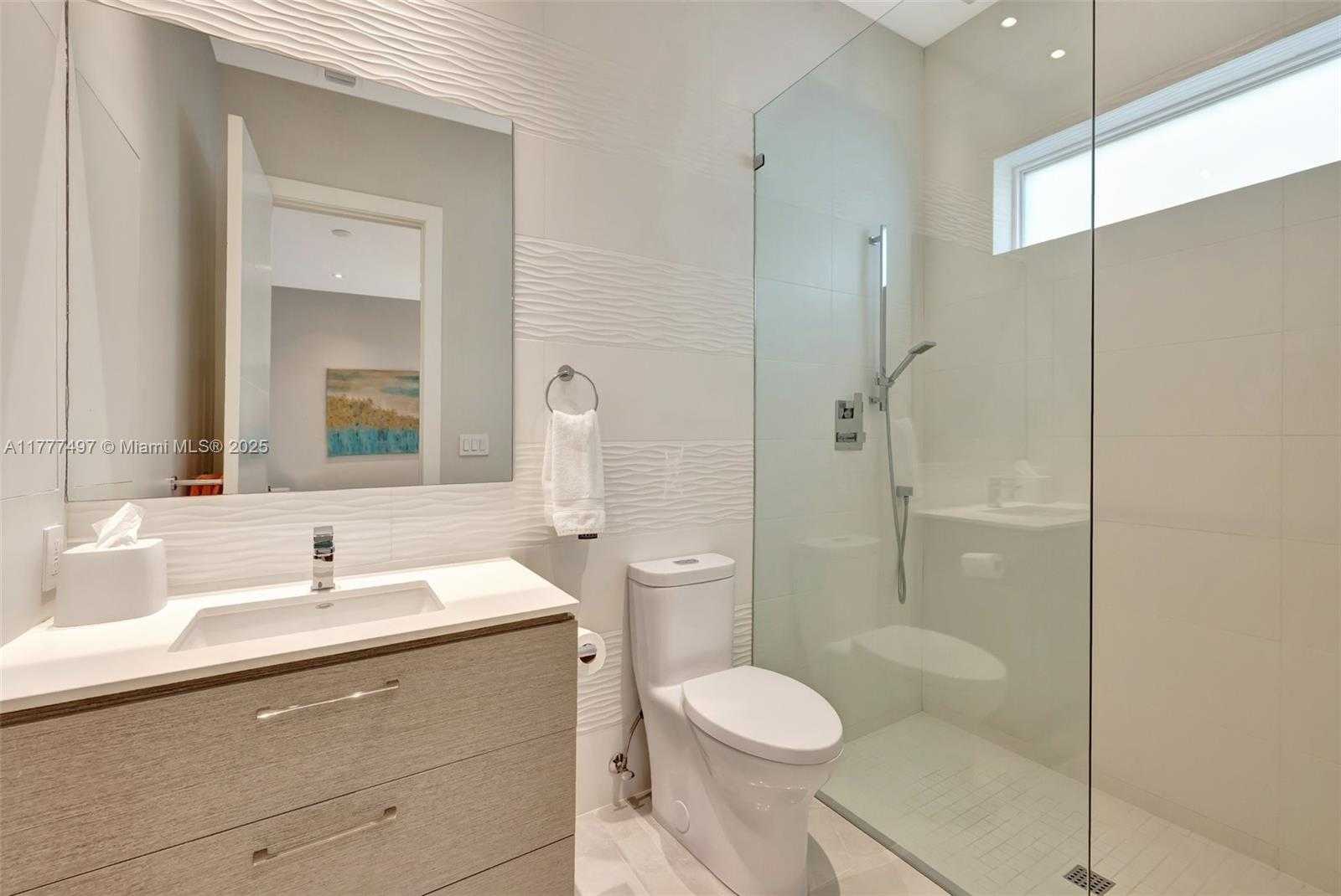 Small Image of 907 DIPLOMAT PKWY, Hallandale Beach Number 34