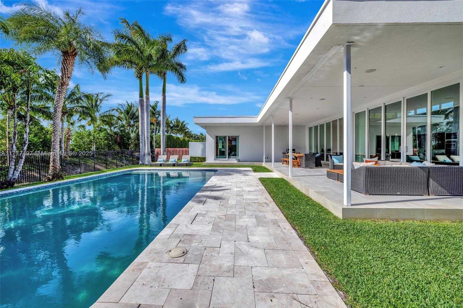 Small Image of 907 DIPLOMAT PKWY, Hallandale Beach Number 44