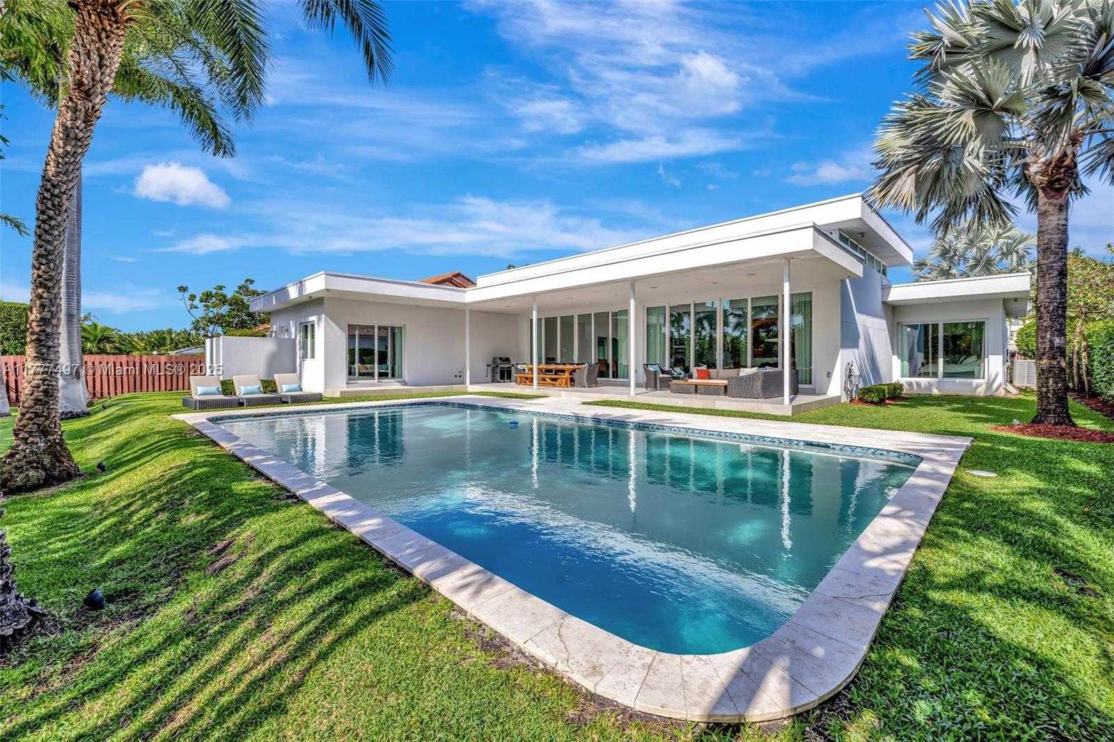Small Image of 907 DIPLOMAT PKWY, Hallandale Beach Number 45