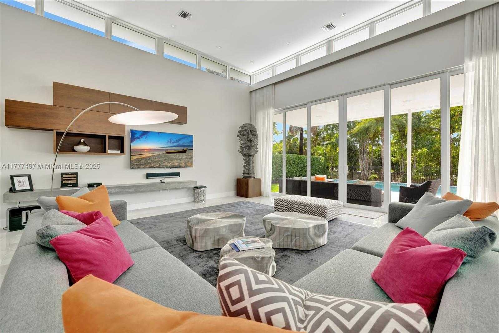 Small Image of 907 DIPLOMAT PKWY, Hallandale Beach Number 7