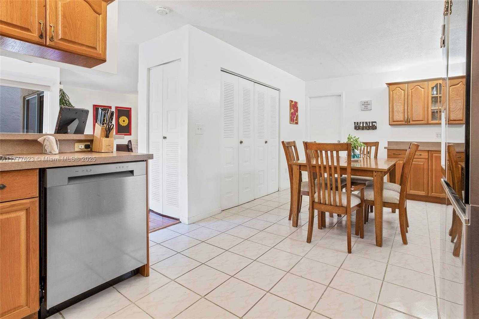 Small Image of 11992 NORTH WEST 13TH ST, Pembroke Pines Number 14