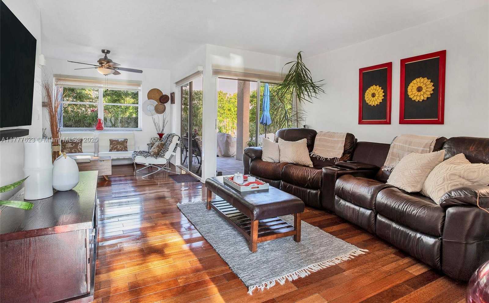 Small Image of 11992 NORTH WEST 13TH ST, Pembroke Pines Number 4