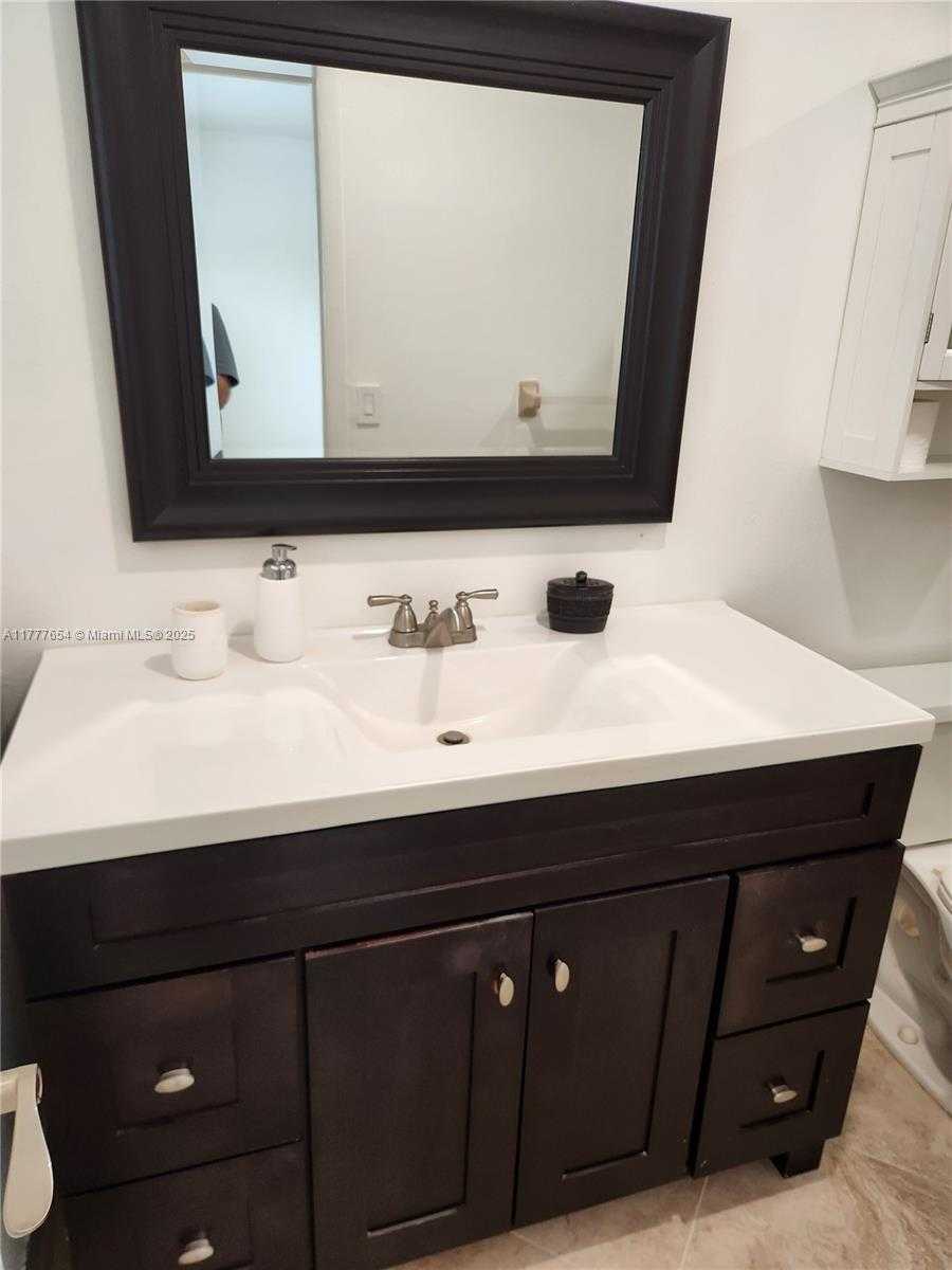 Small Image of 4481 CORDIA CIR, Coconut Creek Number 10