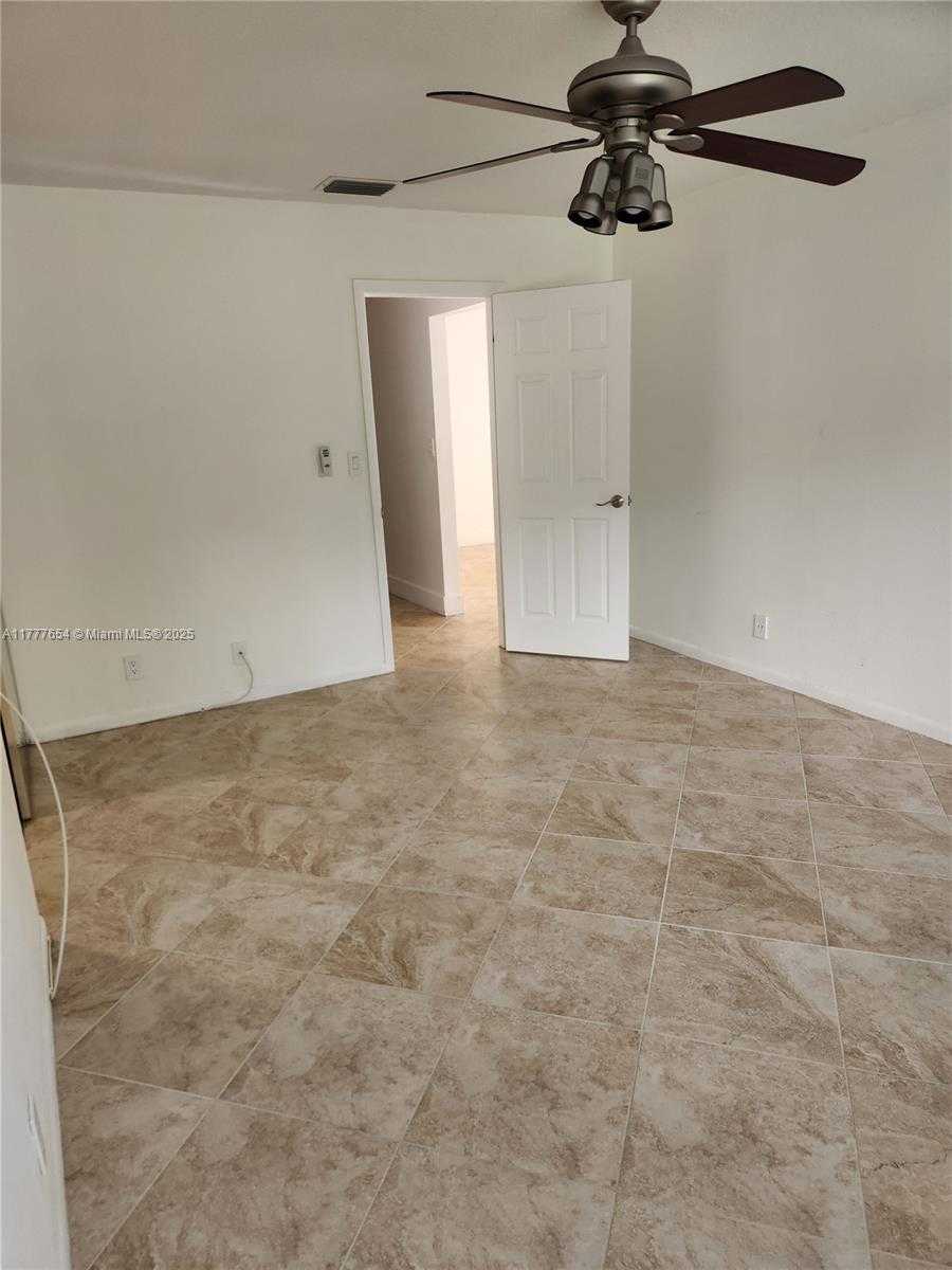 Small Image of 4481 CORDIA CIR, Coconut Creek Number 13