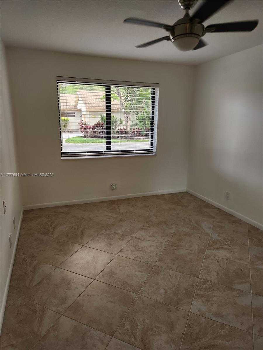 Small Image of 4481 CORDIA CIR, Coconut Creek Number 14