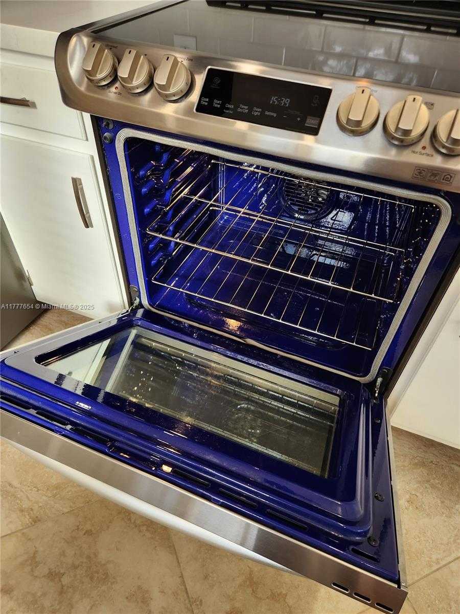 Small Image of 4481 CORDIA CIR, Coconut Creek Number 17