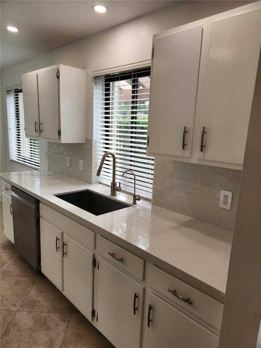 Small Image of 4481 CORDIA CIR, Coconut Creek Number 4