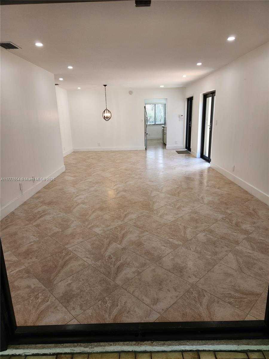 Small Image of 4481 CORDIA CIR, Coconut Creek Number 5